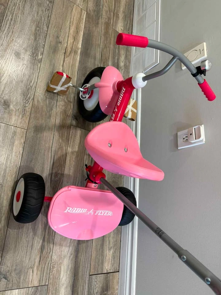 Radio Flyer Steer & Stroll Trike - photo 3
