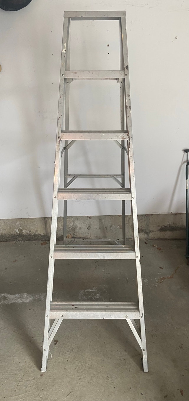 Aluminum Stepladder - 6ft.