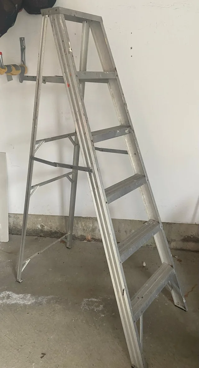 Aluminum Stepladder - 6ft. - photo 2