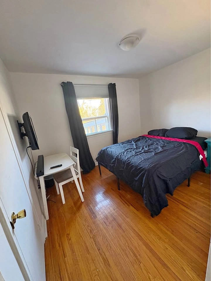 Private room for rent
