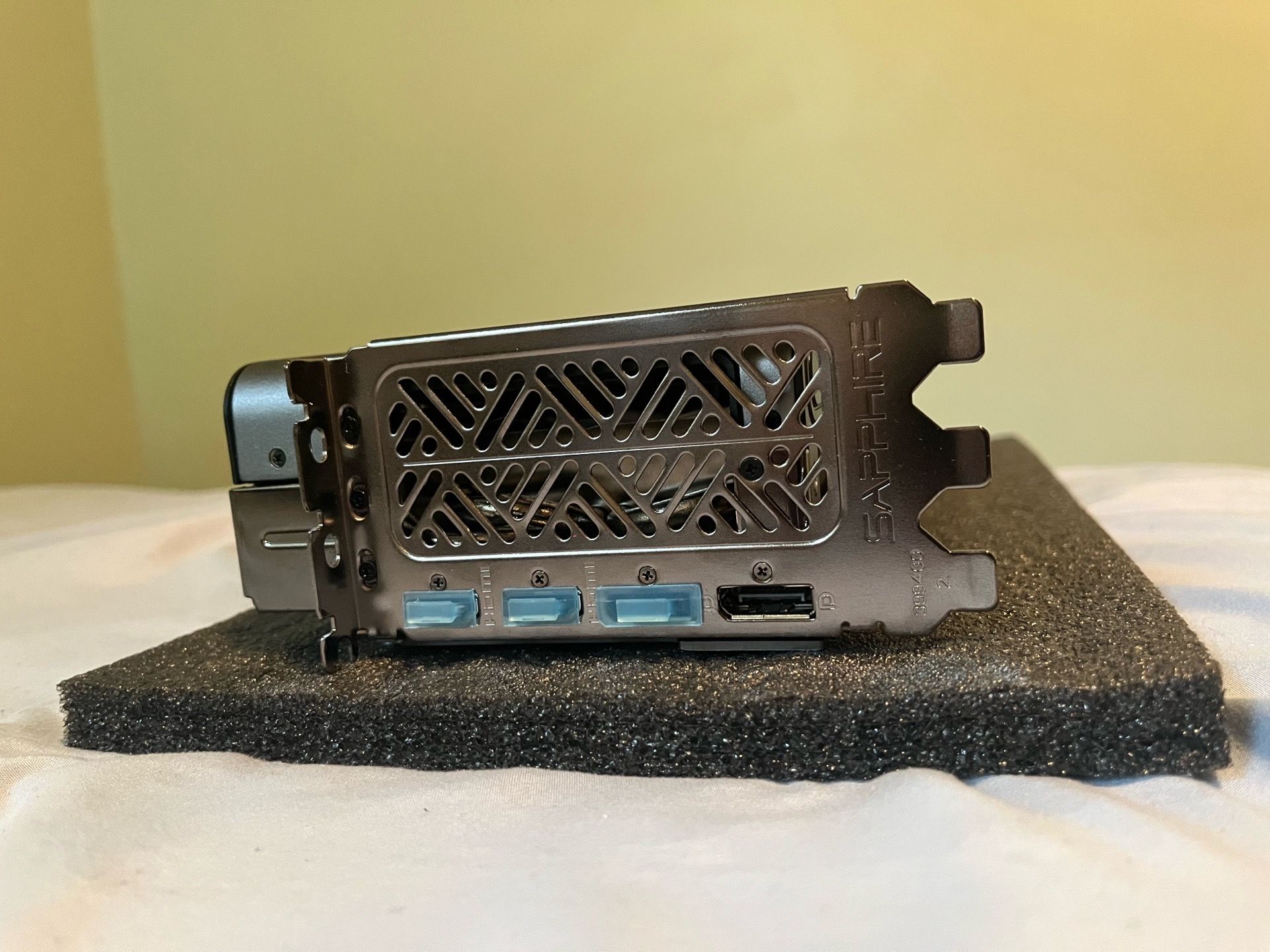 SAPPHIRE NITRO+ Radeon RX 7800 XT 16GB Graphics Card - photo 3