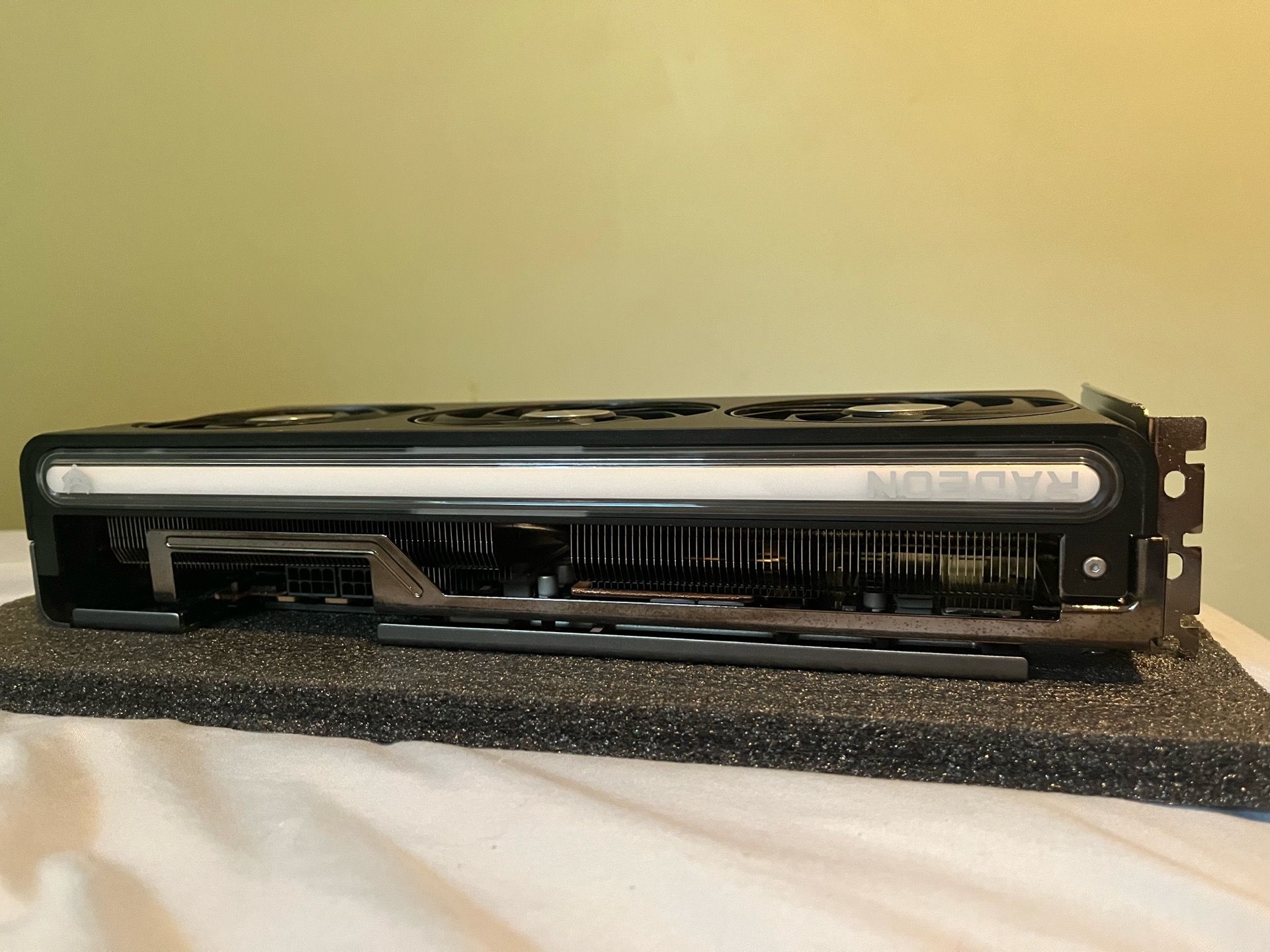 SAPPHIRE NITRO+ Radeon RX 7800 XT 16GB Graphics Card - photo 4