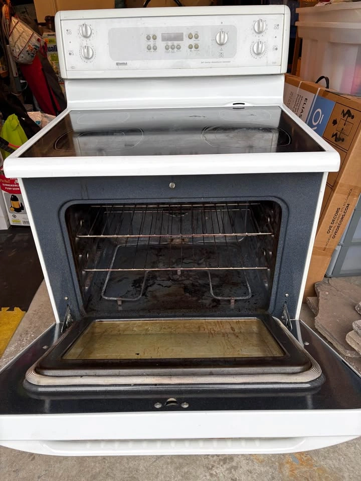 Kenmore Stove - Glass-top - photo 2