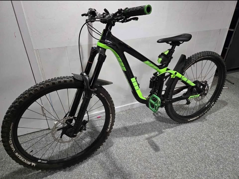 GIANT Reign Advanced carbon fiber mountain bike - photo 5