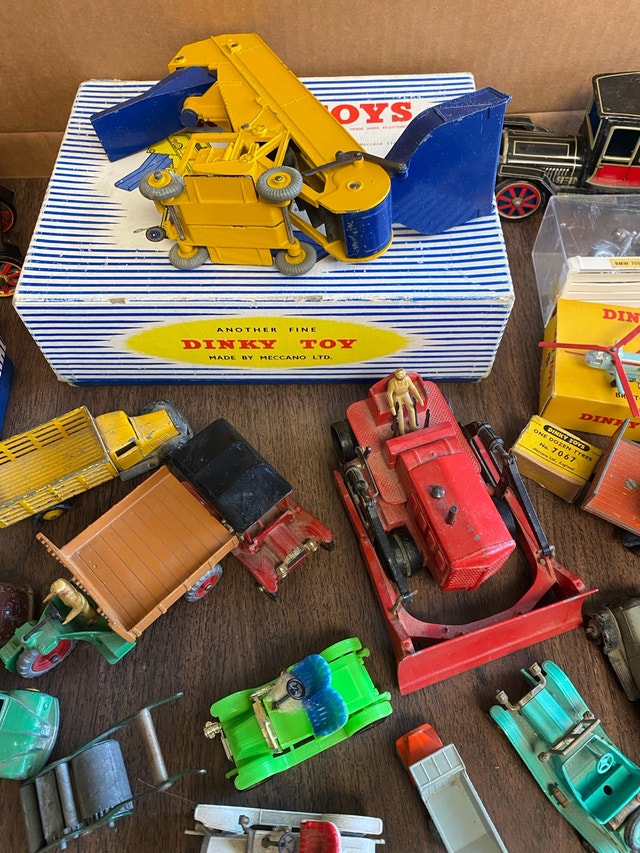 Dinky Toy Cars - photo 3