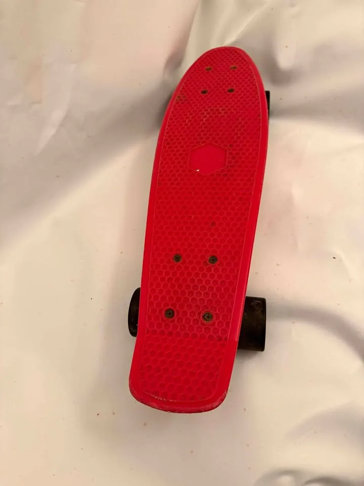 Red Mini Skateboard – Compact & Fun Ride thumbnail