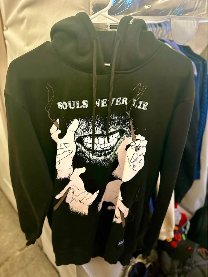 Black "Souls Never Lie" Graphic Hoodie - photo 2