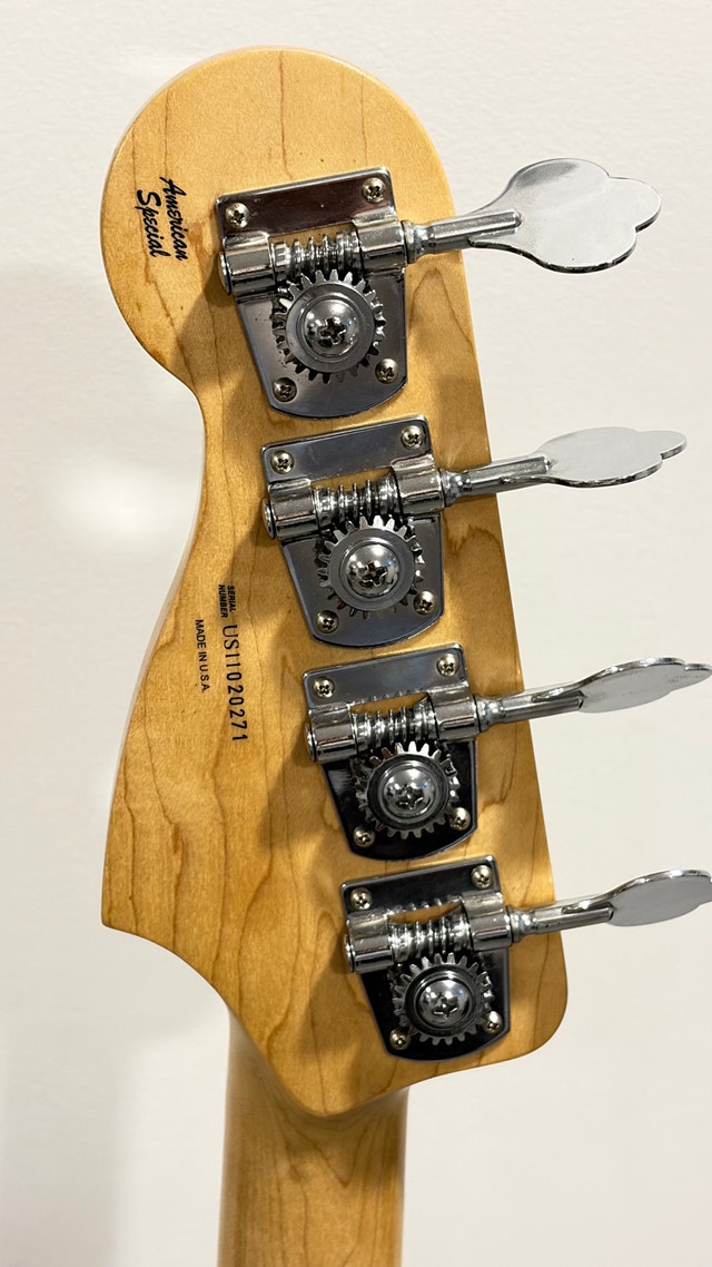 Fender Precision Bass - photo 5