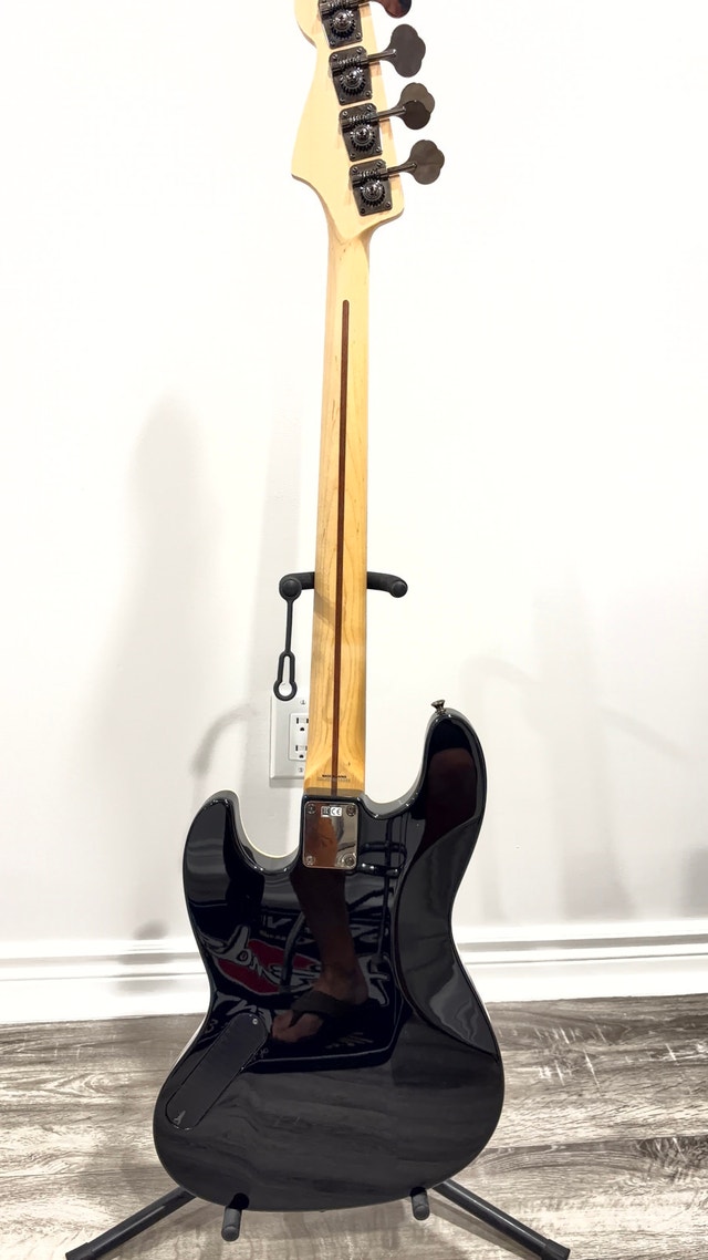 Fender Aerodyne Bass - photo 4