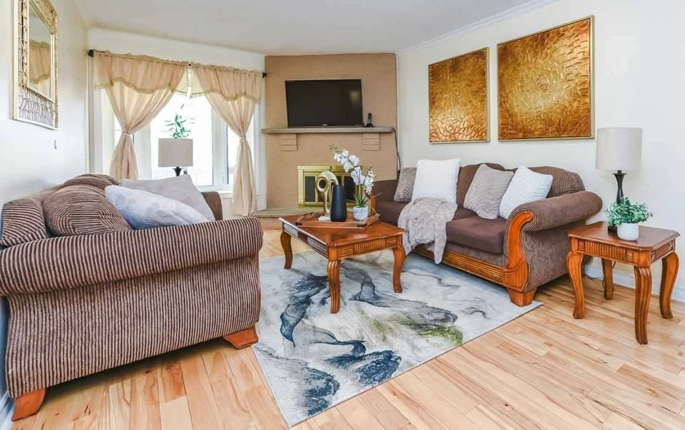 3PC Sofa Set: 1x 3-Seater and 2x Loveseats with Wood Trim