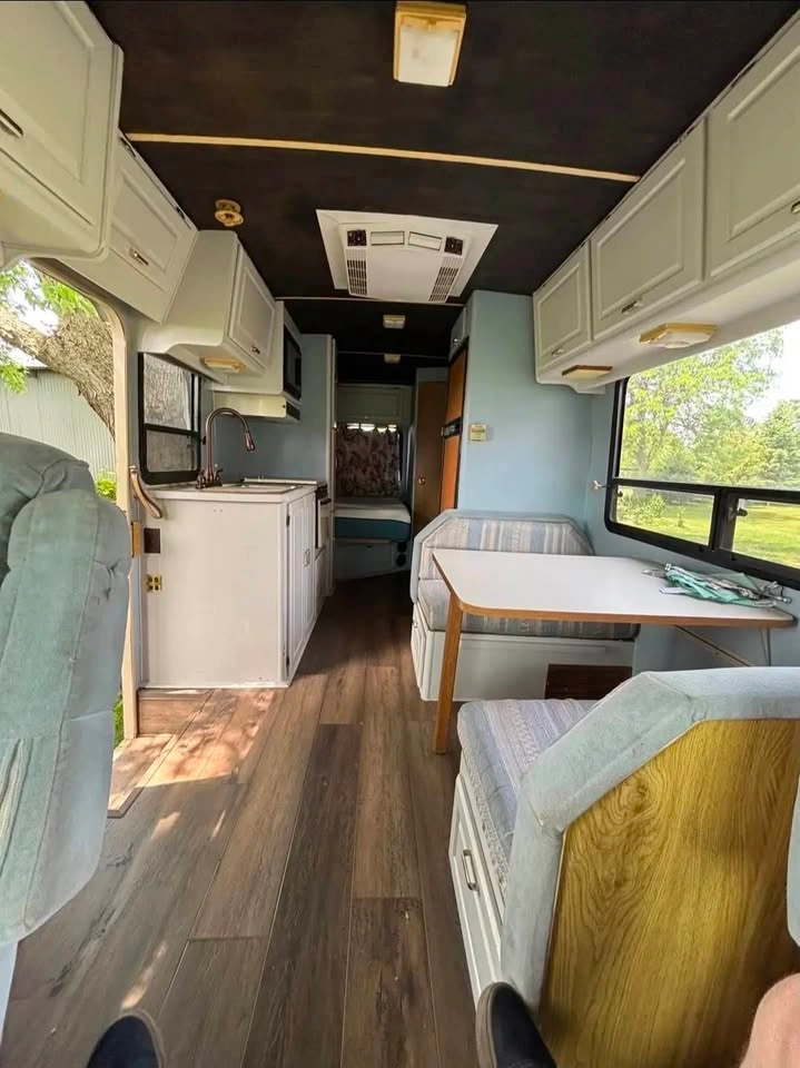 1989 Winnebago Chieftain - photo 4