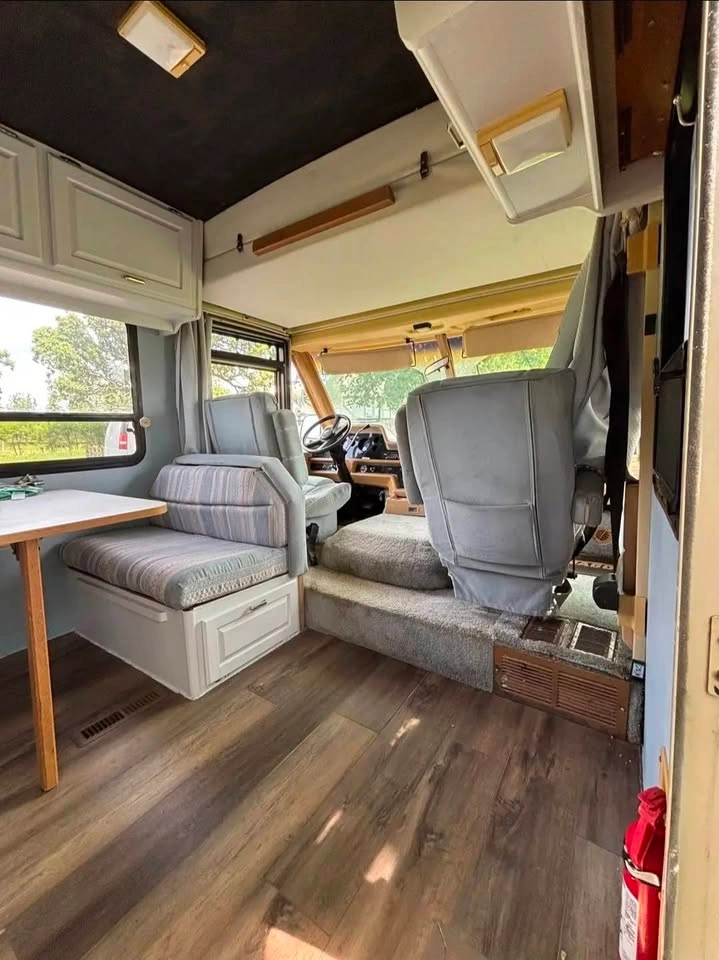 1989 Winnebago Chieftain - photo 5