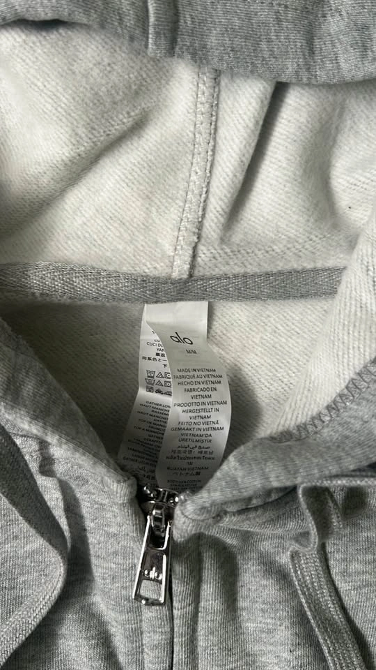 Alo yoga grey zip up hoodie - photo 3