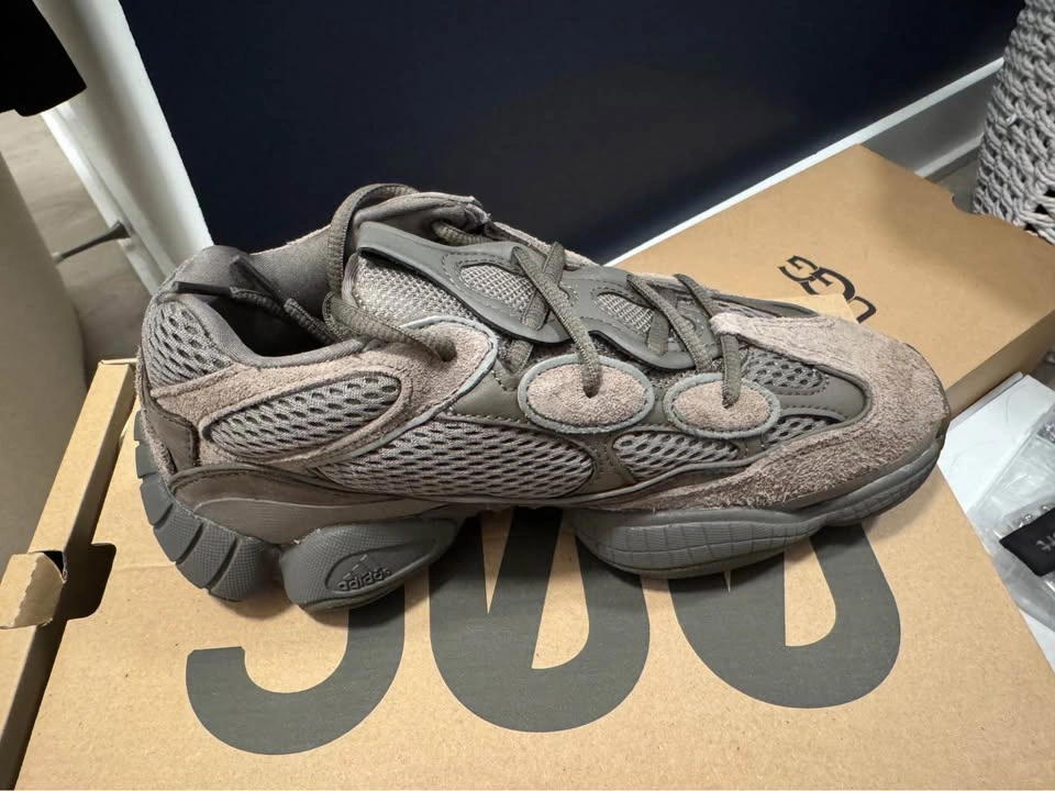 Yeezy 500 Clay Brown Size 7 (New) - photo 2