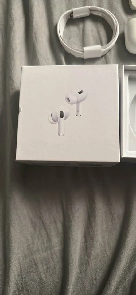 Apple AirPods Pro (2nd Generation) - photo 2
