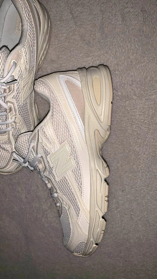 New Balance 1906R Cream Sneakers