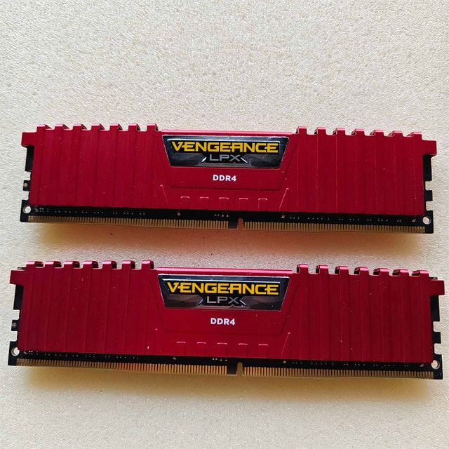 16GB DDR4 RAM (2x8GB) – Corsair Vengeance LPX Red
