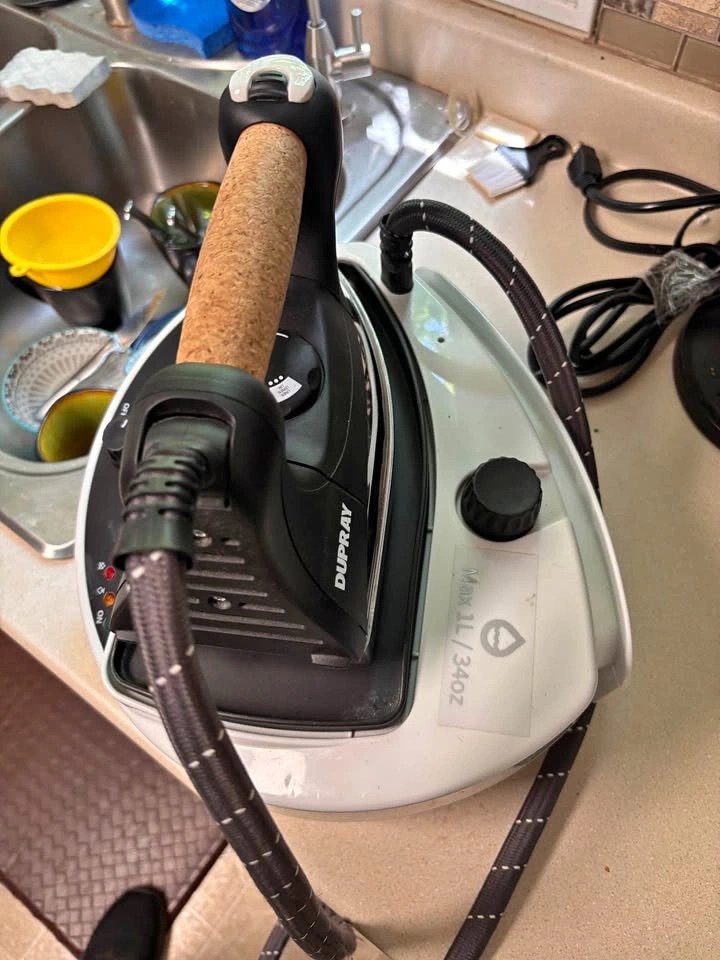 Dupray Steam Iron with Boiler Station- 1 liter capacity