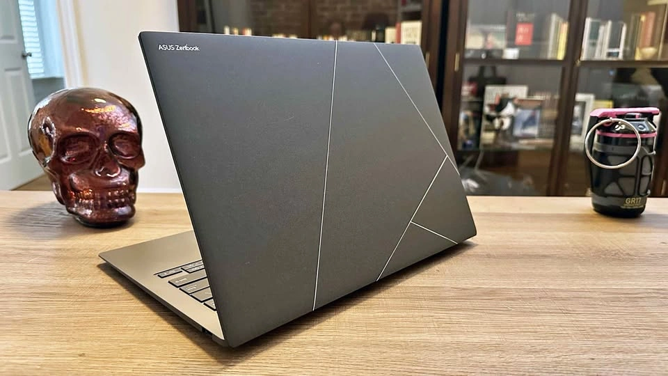 ASUS Zenbook S 14 14" Touchscreen Copilot+ PC