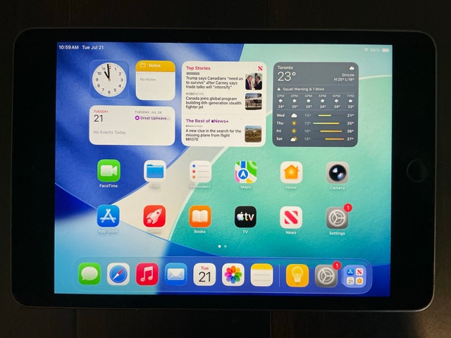 Apple iPad Mini 5th Generation 64GB $270! - photo 2
