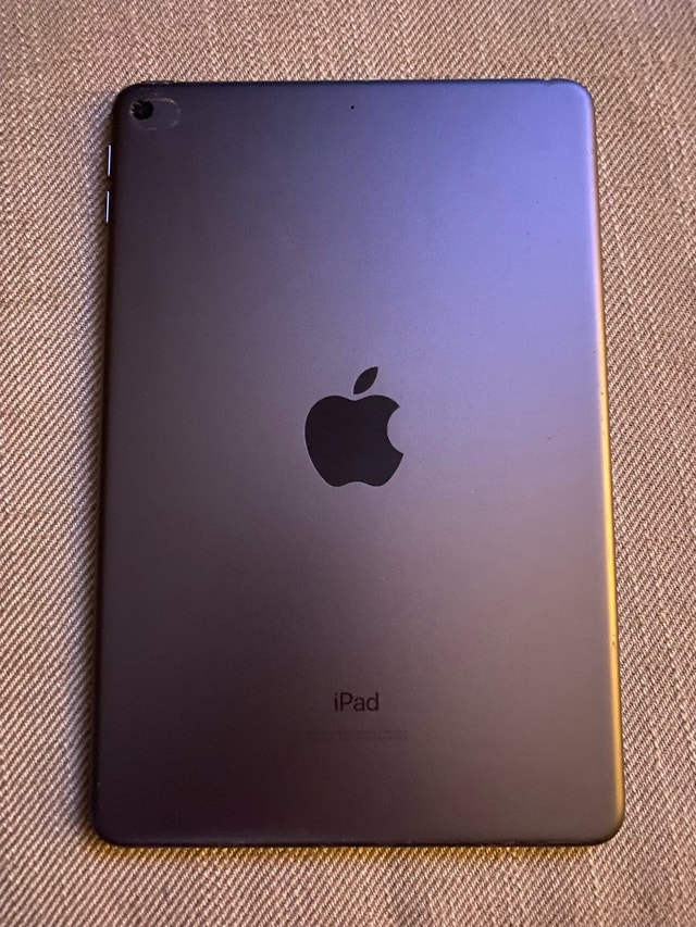 Apple iPad Mini 5th Generation 64GB $270! - photo 4