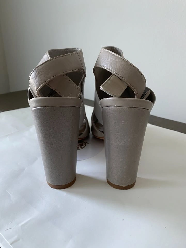 Vince Camuto Slingback Peep-Toe Heels – Size 7.5 - photo 4