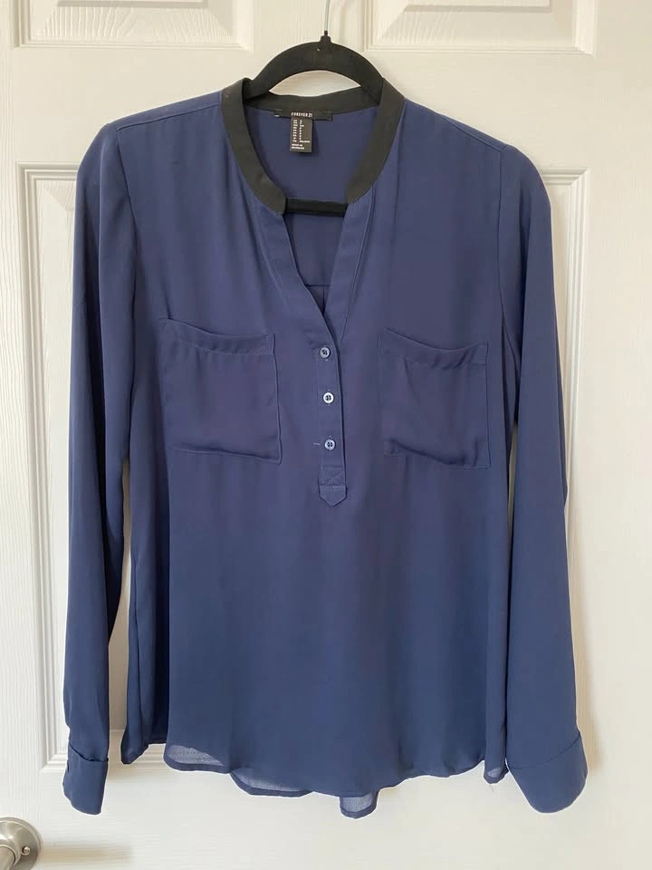 Forever 21 Flowy Dress Shirt Blouse – Size S (Navy) - photo 2