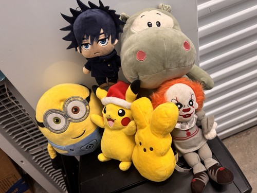 Plush Toy Lot - Pokémon Pikachu Santa Hat, Minion, Pennywise, Hi