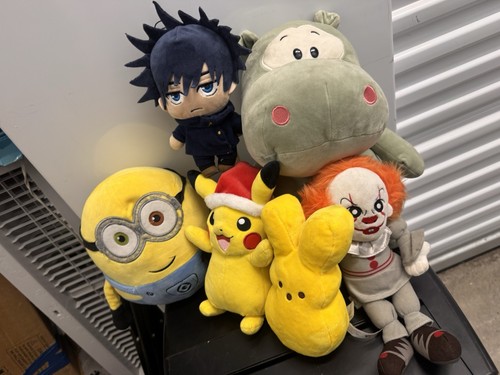 Plush Toy Lot - Pokémon Pikachu Santa Hat, Minion, Pennywise, Hi - photo 3