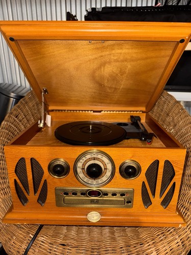 Spirit of St. Louis Brown Compact Stereo Turntable CD Player