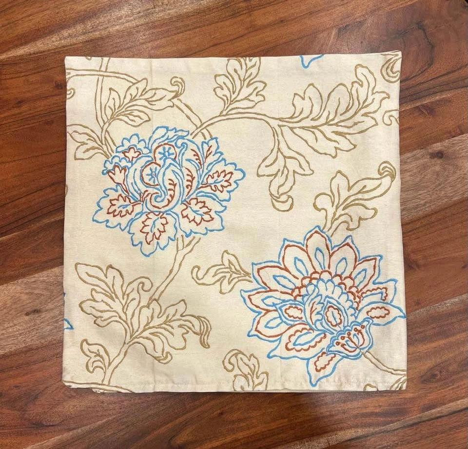 Cushion covers (16*16 inch). All for $5 - photo 5