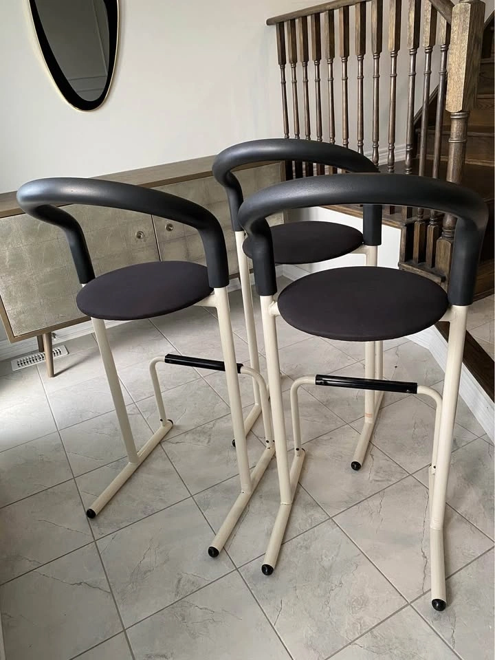Vintage Amisco Bar Stools – Set of 3 (Excellent Condition) - photo 2