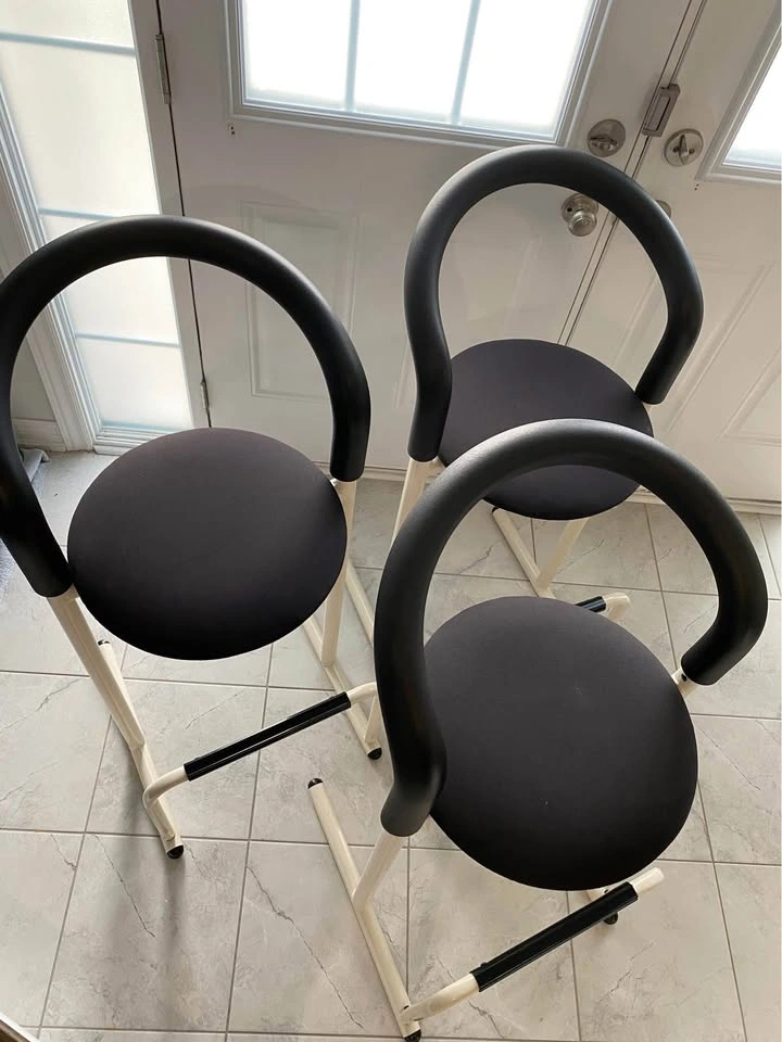 Vintage Amisco Bar Stools – Set of 3 (Excellent Condition) - photo 3