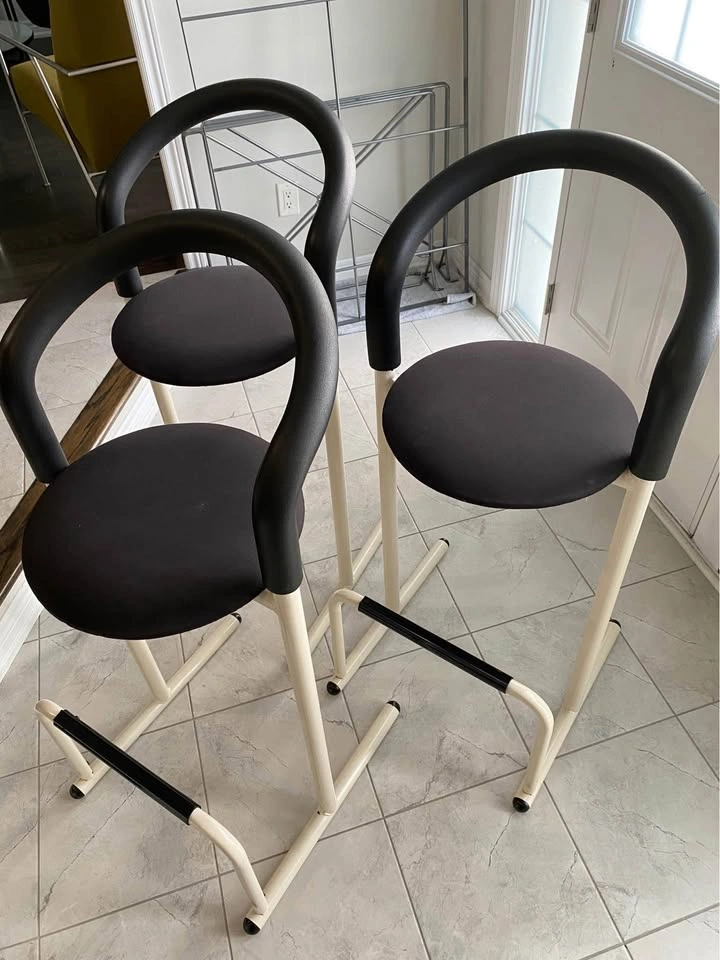 Vintage Amisco Bar Stools – Set of 3 (Excellent Condition) - photo 4