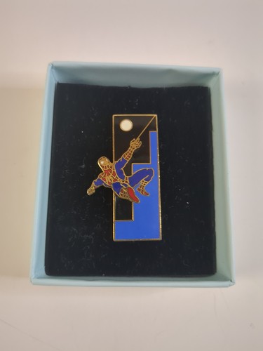 Vintage 1988 Planet Studios Marvel Spider-Man Enamel Pin - photo 4
