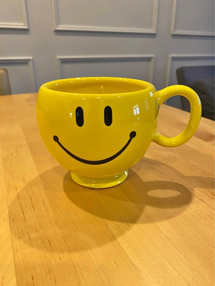 Vintage Teleflora “Be Happy” Smiley Face Mug / Planter