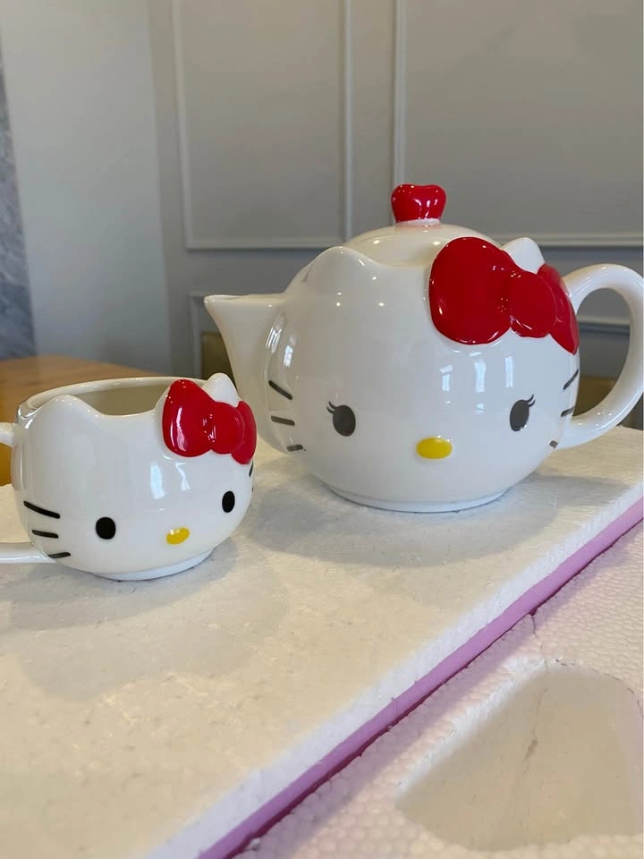 Vintage Ceramic Hello Kitty Teapot & 4 Teacups Set – New in Box - photo 3