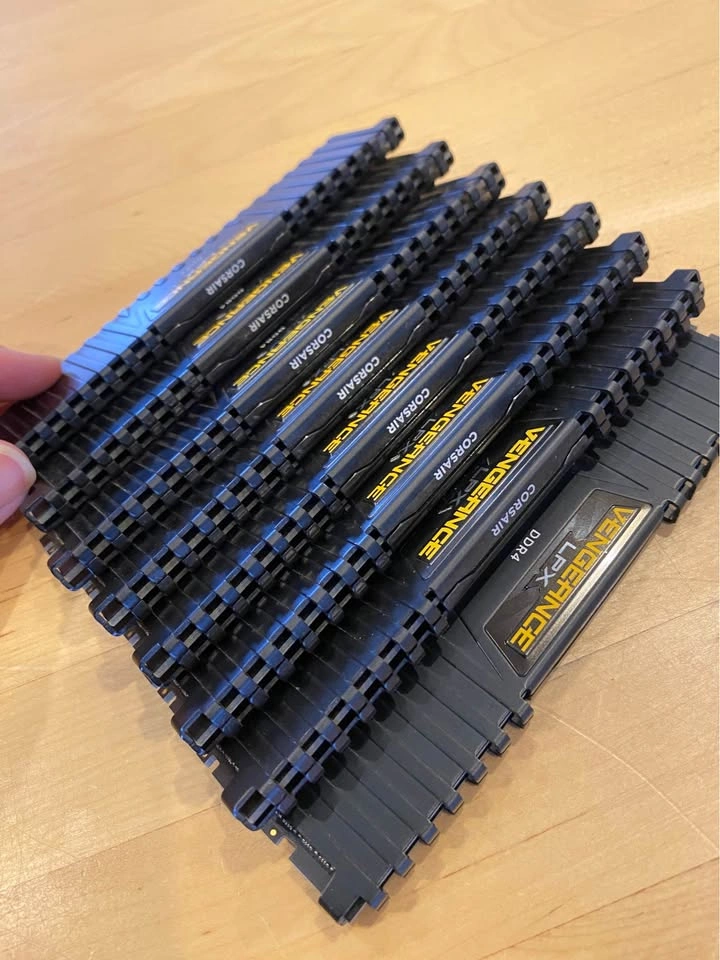 Corsair Vengeance LPX DDR4 RAM – 4GB 2400MHz - photo 3