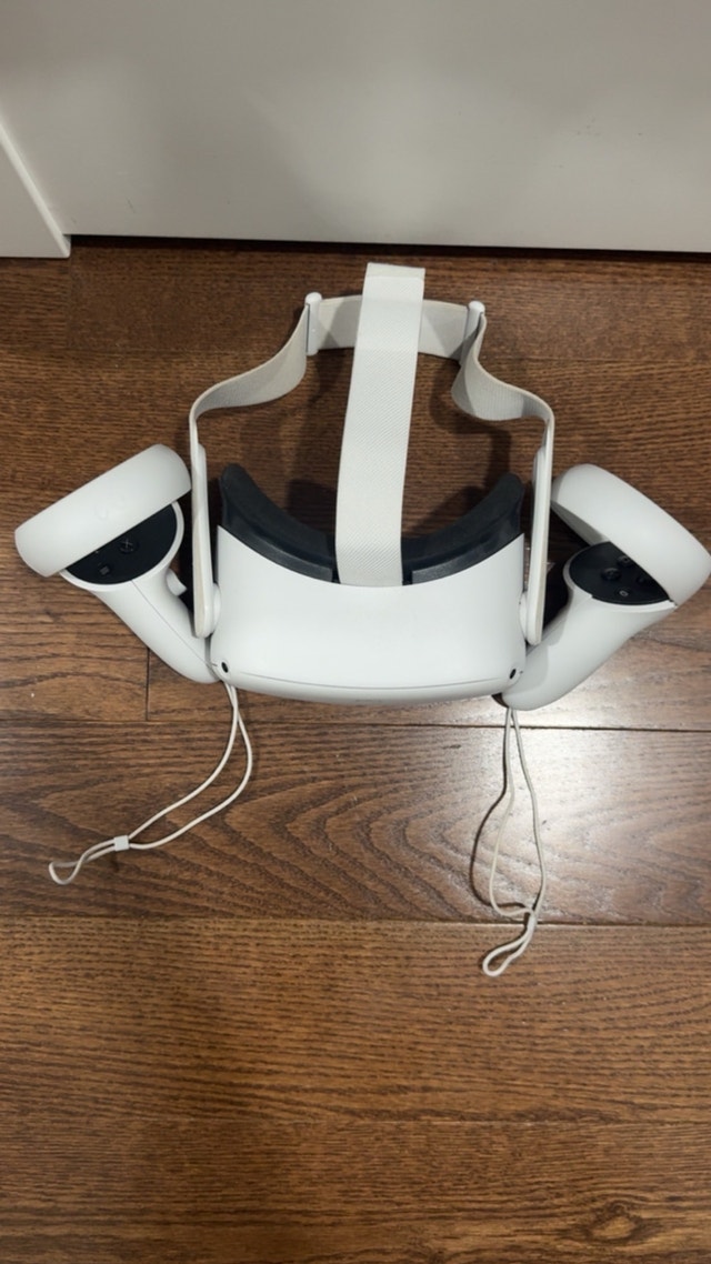 Meta Quest 2 VR Headset 128GB +Controllers