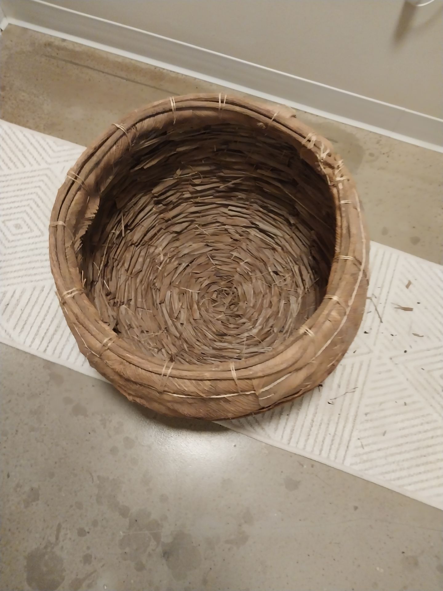 Large Rustic Handwoven Natural Fiber Storage Basket - photo 3