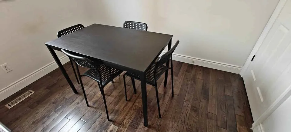 IKEA Table and 4 chairs thumbnail