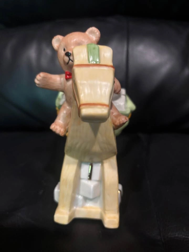 Mikasa Holiday Magic Porcelain Teddy Bear Tea Light Holder - photo 3