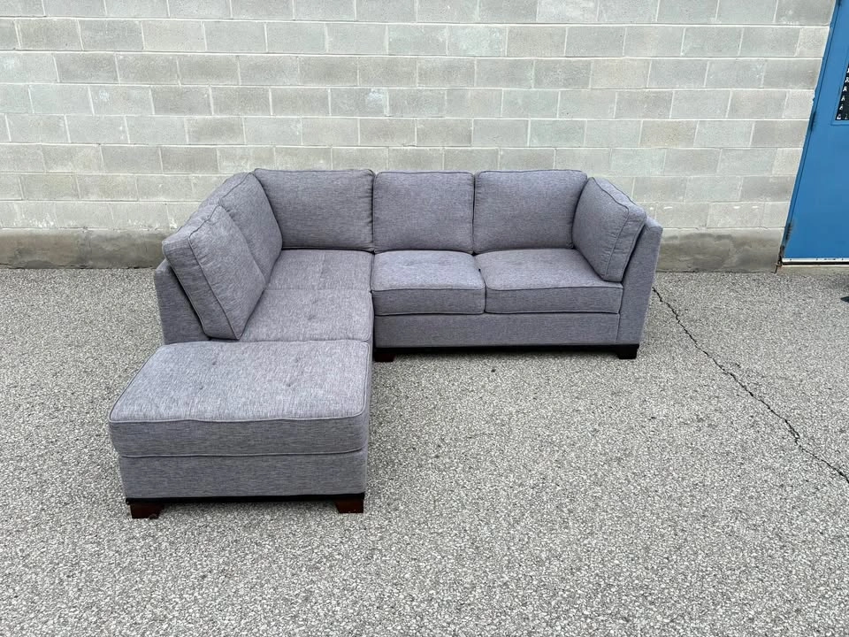 Grey Tuffed Sectional Sofa with Chaise