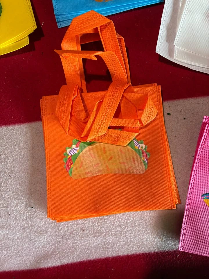 Fiesta non-woven party favor bags - photo 5