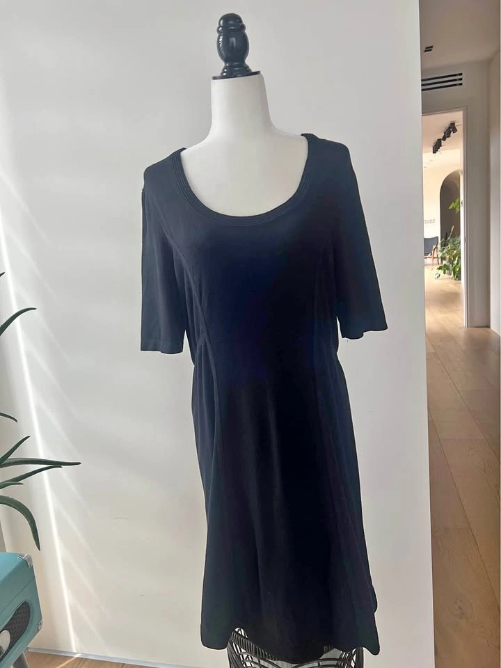 Black Scoop Neck Short Sleeve Dress size XL