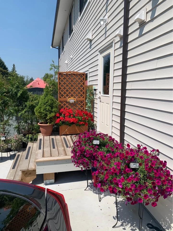 Unique 2 Bedroom 1 Bathroom Apartment with Mountain View - photo 2