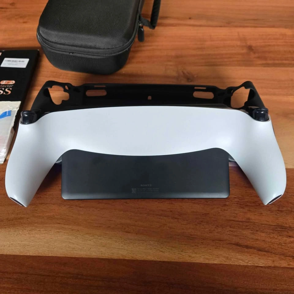 Playstation Portal. Good condition w/ case, screen protectors an - photo 4