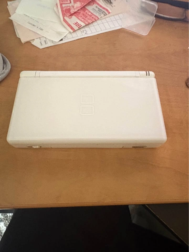 Broken DS Lite for parts/repair - photo 2