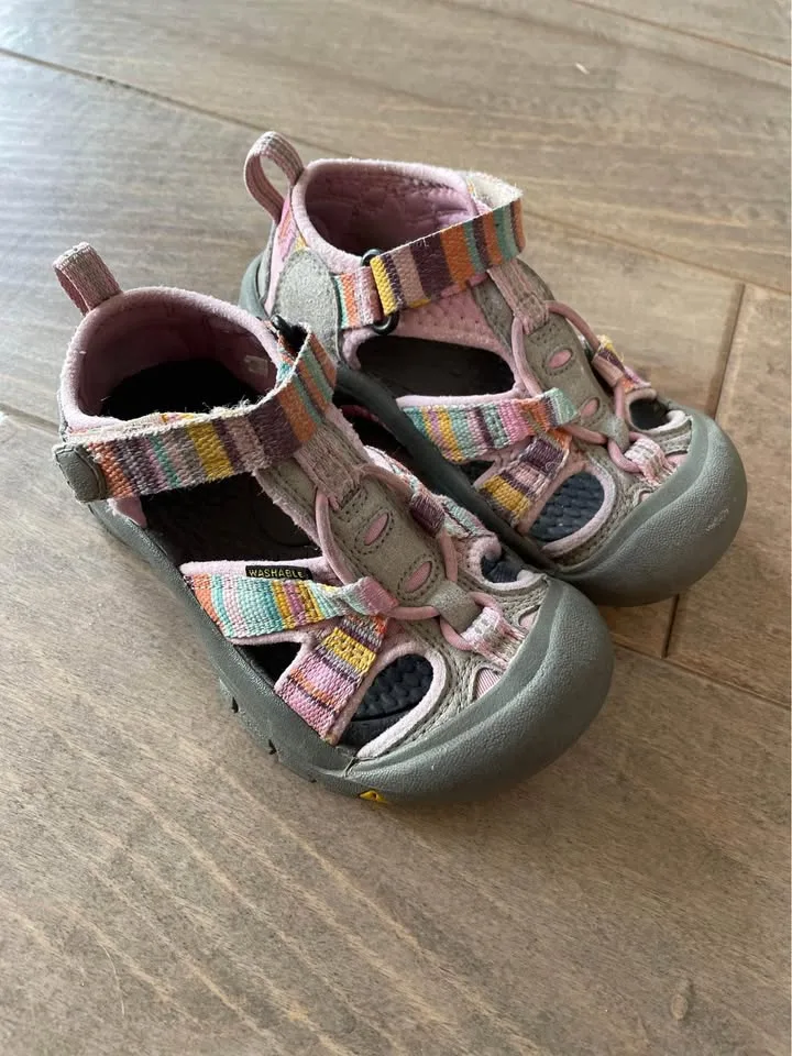 Keen Sandals Size 10