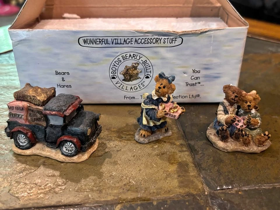 Miniature Collectible Set The Boyd’s Collection Ltd.